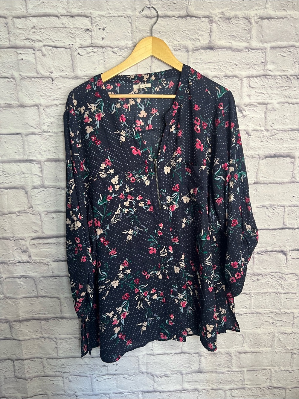 Maurices Navy Floral Zip Front Blouse – Size 3 (3X)